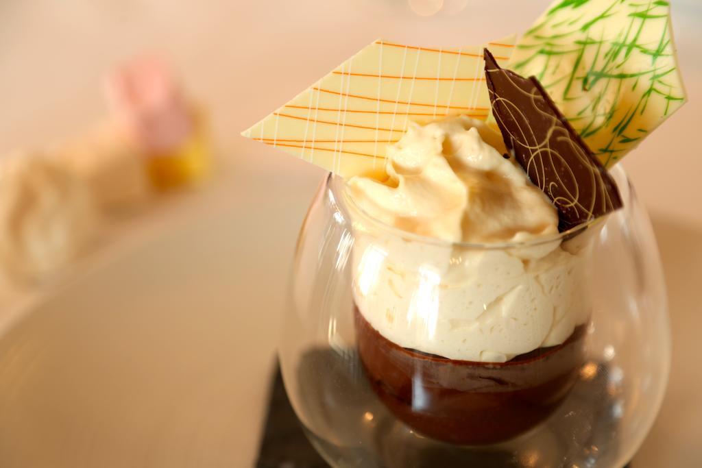 Saint-Hilaire-du-Harcouët Hotel Restaurant Le Lion D'Or מראה חיצוני תמונה