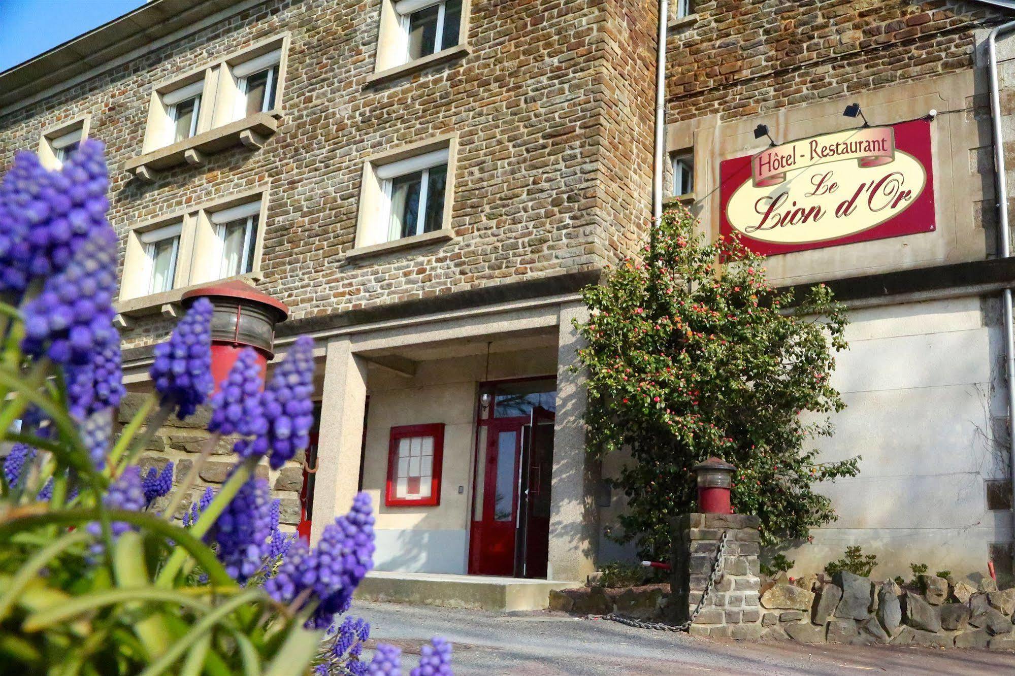 Saint-Hilaire-du-Harcouët Hotel Restaurant Le Lion D'Or מראה חיצוני תמונה